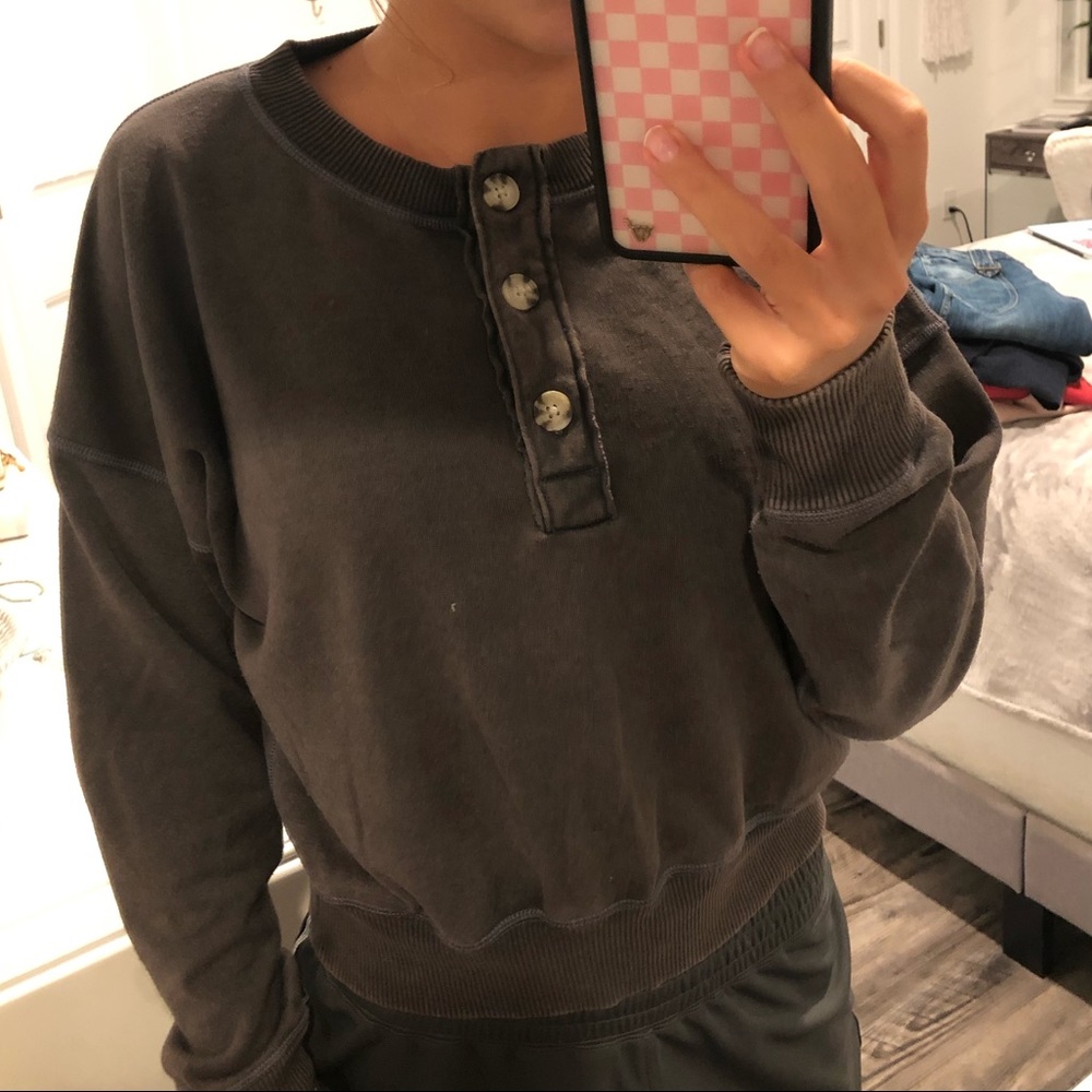 American Eagle Dark Gray Crewneck